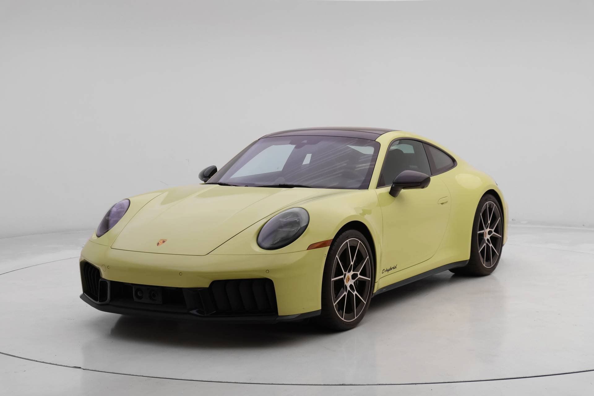 Certified 2025 Porsche 911 Carrera 4 GTS AWD/4WD image 1