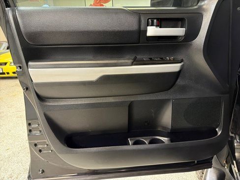 Used 2019 Toyota Tundra SR5 w/ SR5 Upgrade Package image 17