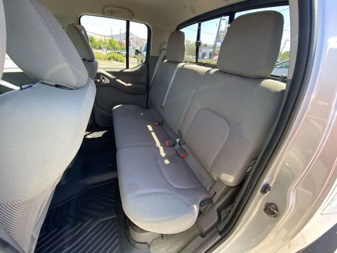 Used 2014 Nissan Frontier SV RWD image 20
