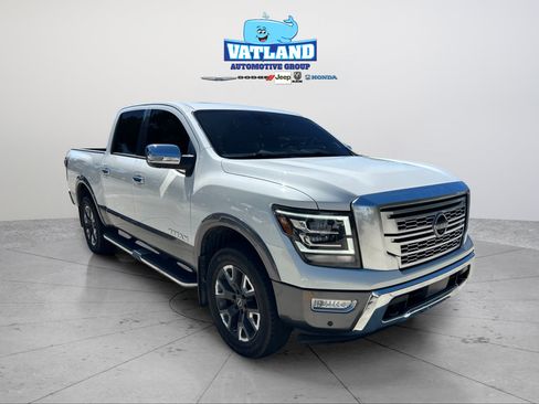 Used 2023 Nissan Titan Platinum Reserve w/ Moonroof Package AWD/4WD image 22