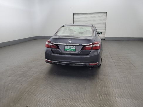 Used 2017 Honda Accord LX image 7