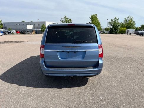 Used 2011 Chrysler Town & Country Touring-L w/ Entertainment Group #2 FWD image 6
