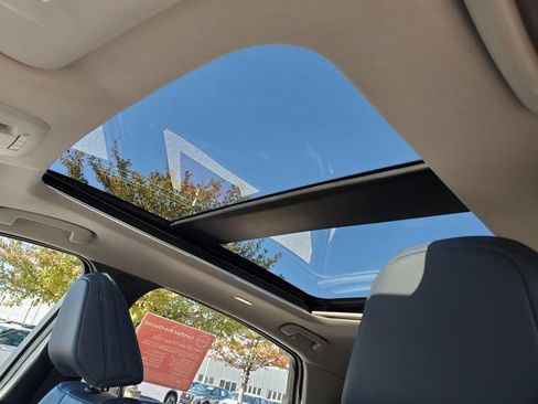 Certified 2024 Nissan Ariya AWD image 18