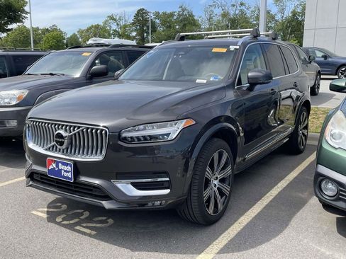 Used 2023 Volvo XC90 B6 Ultimate w/ Protection Package AWD/4WD image 2