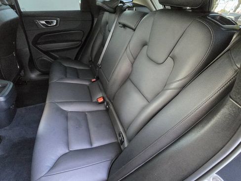 Used 2023 Volvo XC60 B5 Plus AWD/4WD image 21
