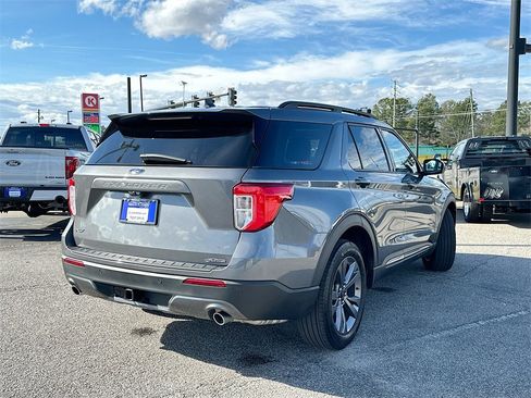 Used 2023 Ford Explorer XLT w/ Equipment Group 202A image 7