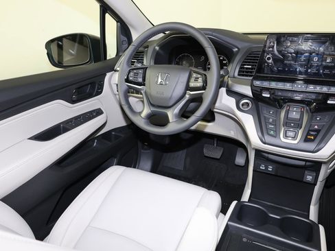 Used 2026 Honda Odyssey EX-L image 10