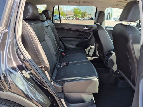 Used 2022 Volkswagen Tiguan SE AWD/4WD image 33