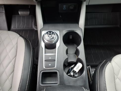 Used 2023 Ford Escape Platinum w/ Premium Technology Package AWD/4WD image 28