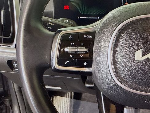 Used 2024 Kia Sorento S image 14