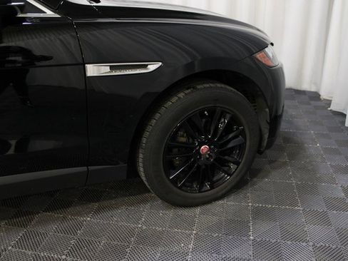 Used 2018 Jaguar F-PACE Prestige image 12