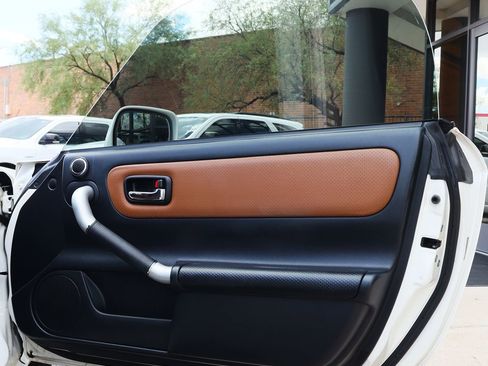 Used 2004 Toyota MR2 image 22