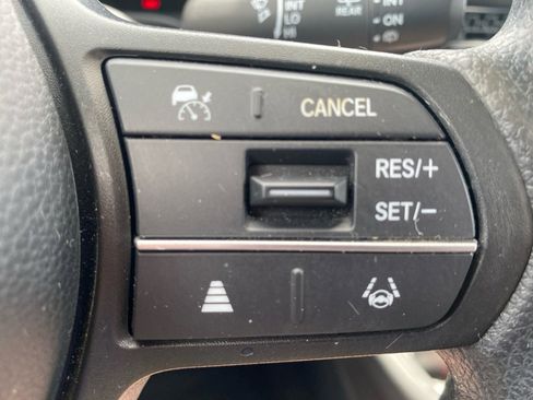 Used 2023 Honda HR-V LX image 24
