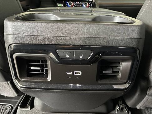 Used 2024 GMC Sierra 1500 AT4 w/ Technology Package AWD/4WD image 38