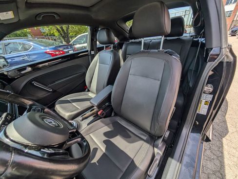 Used 2019 Volkswagen Beetle 2.0T SE FWD image 15
