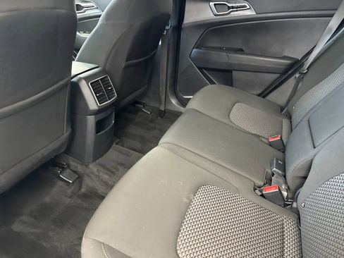 Used 2024 Kia Sportage LX image 11