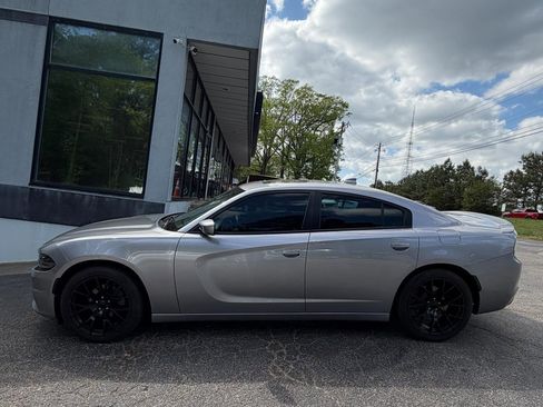 Used 2016 Dodge Charger SXT w/ Rallye Group image 4