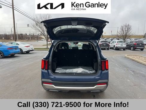 Certified 2025 Kia Sorento S w/ Panoramic Sunroof Package image 52