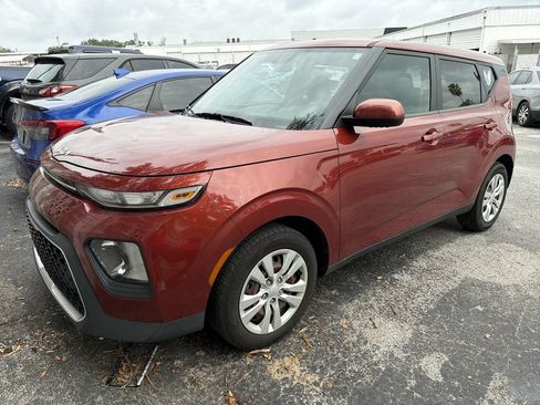 Used 2022 Kia Soul LX FWD image 3