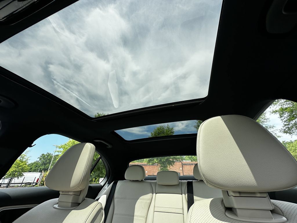 Certified 2025 Mercedes-Benz C 300 Sedan image 35