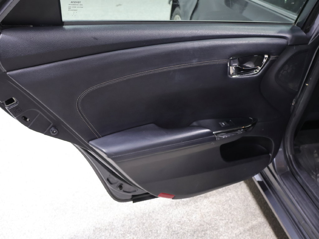 Used 2013 Toyota Avalon XLE FWD image 22
