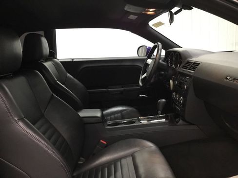 Used 2010 Dodge Challenger R/T RWD image 18