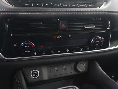 Used 2023 Nissan Rogue SL w/ SL Premium Package image 22