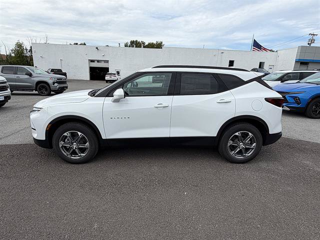 New 2026 Chevrolet Blazer LT w/ Convenience Package AWD/4WD image 2