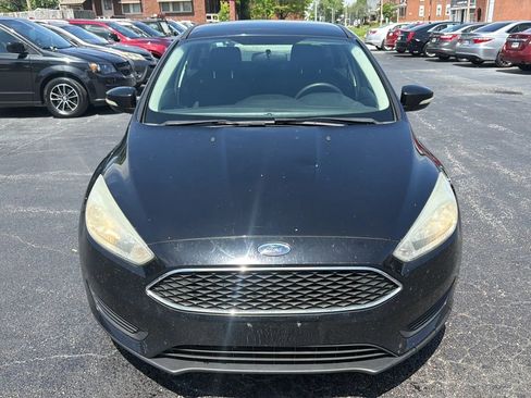 Used 2016 Ford Focus SE w/ SE Power Seat Package FWD image 2