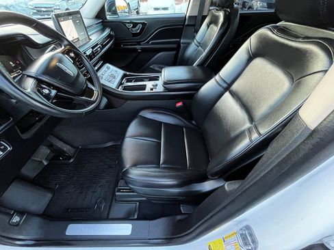Used 2022 Lincoln Aviator AWD w/ Premium Package image 11