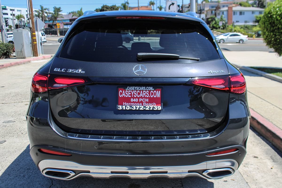 Used 2025 Mercedes-Benz GLC 350e 4MATIC image 4