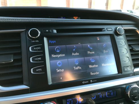 Used 2015 Toyota Highlander XLE image 20