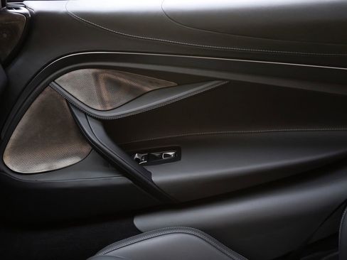 Used 2018 McLaren 720S Performance image 22