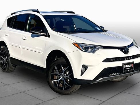 Used 2018 Toyota RAV4 SE w/ Power Extra Value Package FWD image 3