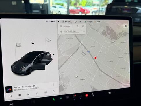 Used 2022 Tesla Model 3 Long Range AWD/4WD image 17