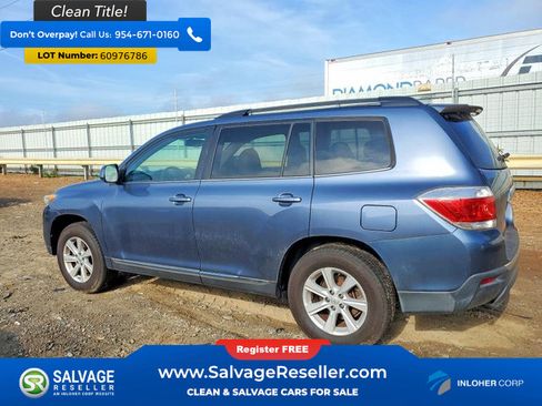 Used 2011 Toyota Highlander SE w/ Tow Pkg AWD/4WD image 3