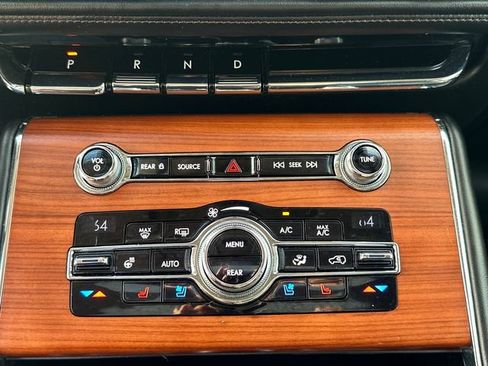 Used 2020 Lincoln Aviator Reserve w/ Equipment Group 202A image 35