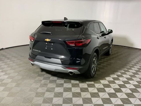 Used 2025 Chevrolet Blazer LT AWD/4WD image 7