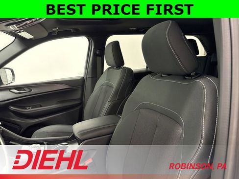 New 2026 Jeep Grand Cherokee Laredo X AWD/4WD image 19