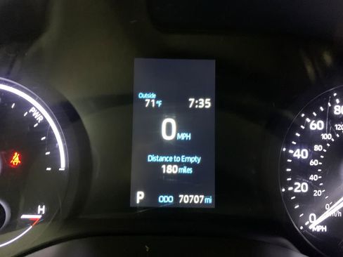 Used 2022 Toyota Sienna XLE image 29