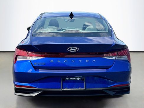 Used 2023 Hyundai Elantra SEL FWD image 6