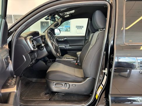 Used 2023 Toyota Tacoma TRD Off-Road AWD/4WD image 15