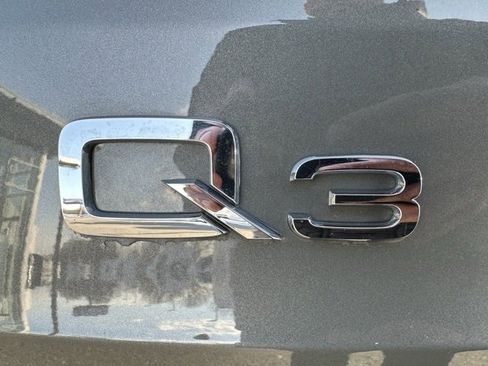 Used 2025 Audi Q3 2.0T Premium image 9
