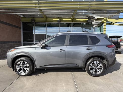 Used 2023 Nissan Rogue SV w/ SV Premium B Package image 7