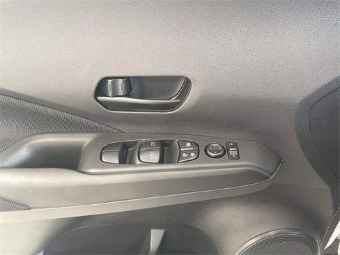 Certified 2025 Nissan Kicks Play S image 21