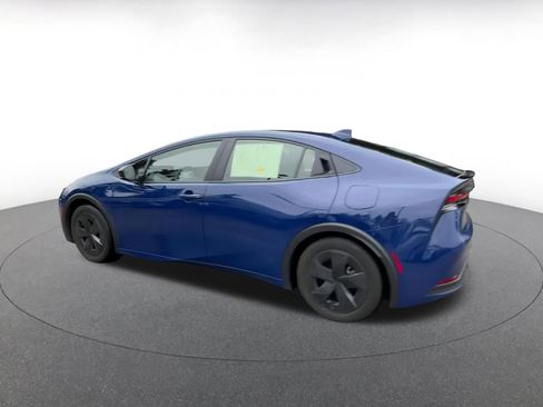Used 2025 Toyota Prius LE image 10