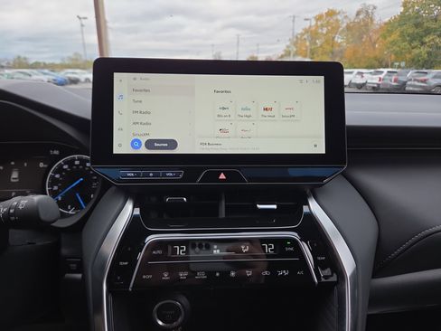 Used 2023 Toyota Venza XLE image 25