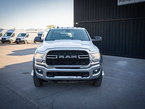 Used 2020 RAM 5500 Tradesman w/ Chrome Appearance Group image 2