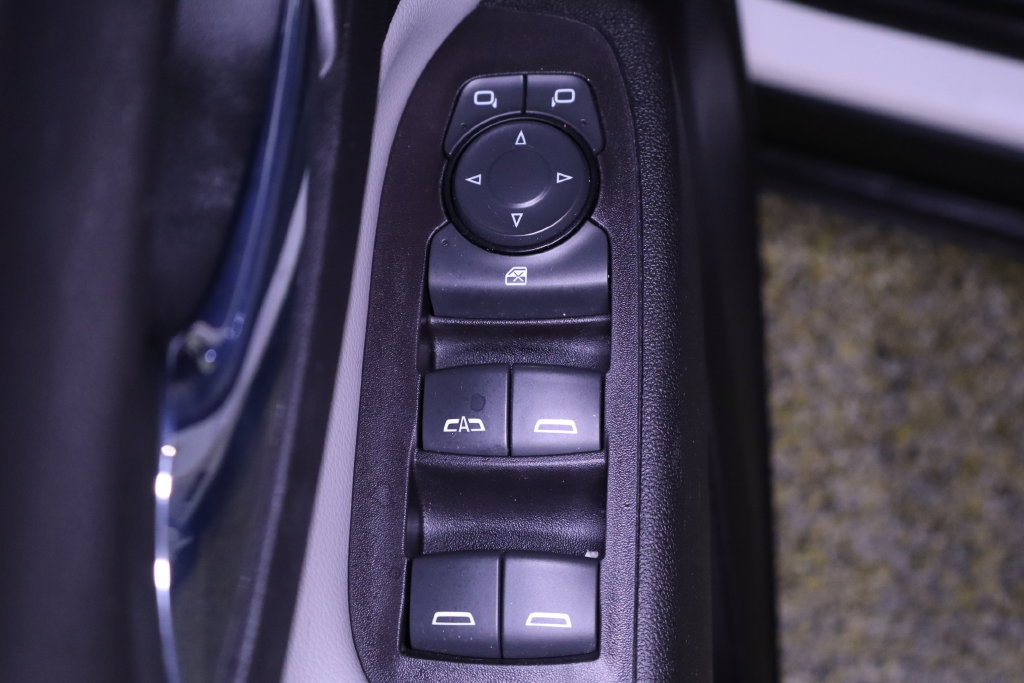 Used 2020 Chevrolet Equinox LS w/ LS Convenience Package FWD image 33