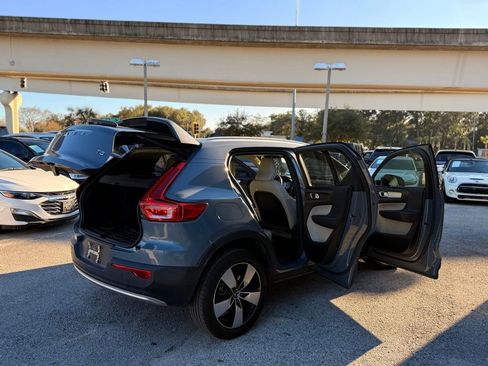 Used 2020 Volvo XC40 T5 Momentum w/ Protection Package Premier image 27